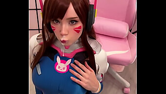 La ragazza cosplay prosperosa fa un pompino in POV a D.Va di Overwatch