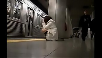 Balade en train découverte avec une fille japonaise